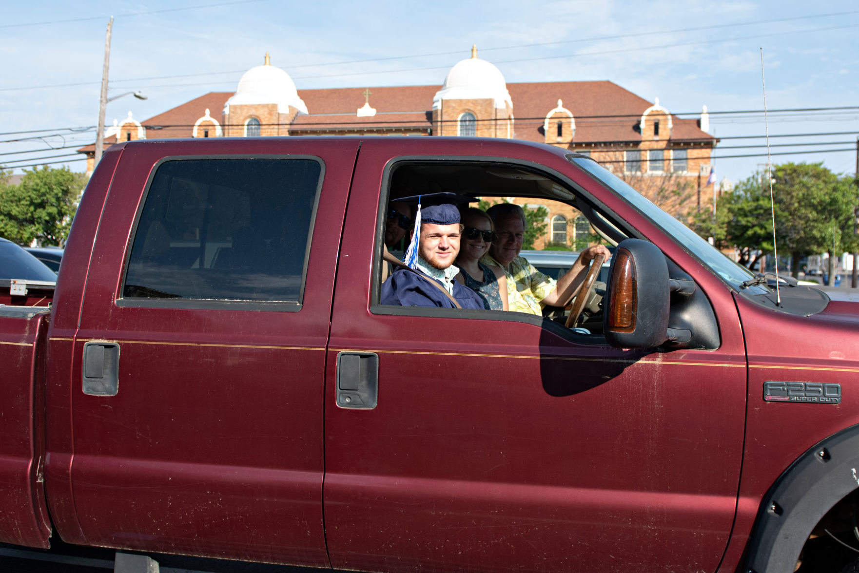 060420_nws_wildwoodcatholicgrad